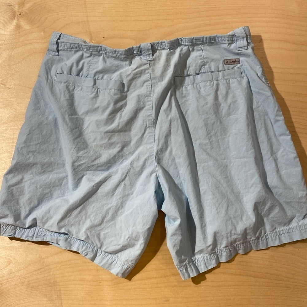 Columbia Shorts. Size 38 W (BB) - Picture 8 of 8